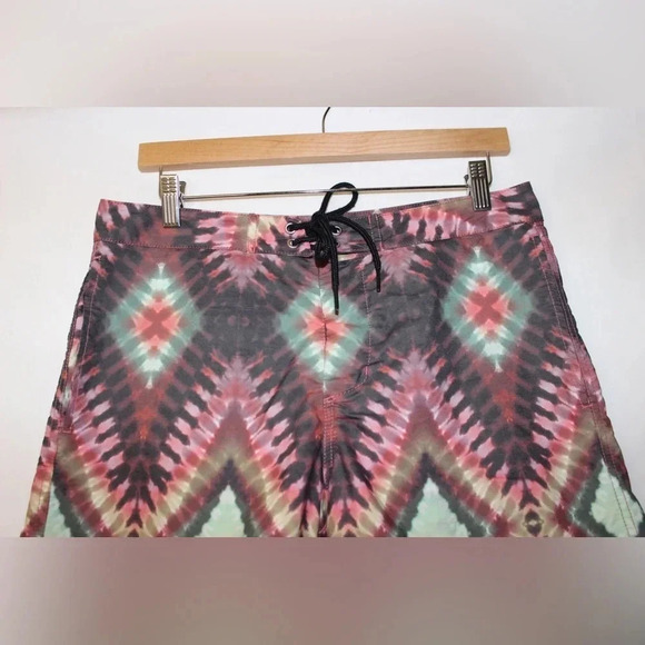 Men’s Obey Havana Geo Street Tie Dye Unisex Patterned Swimming Trunks Size 30 - Picture 3 of 12
